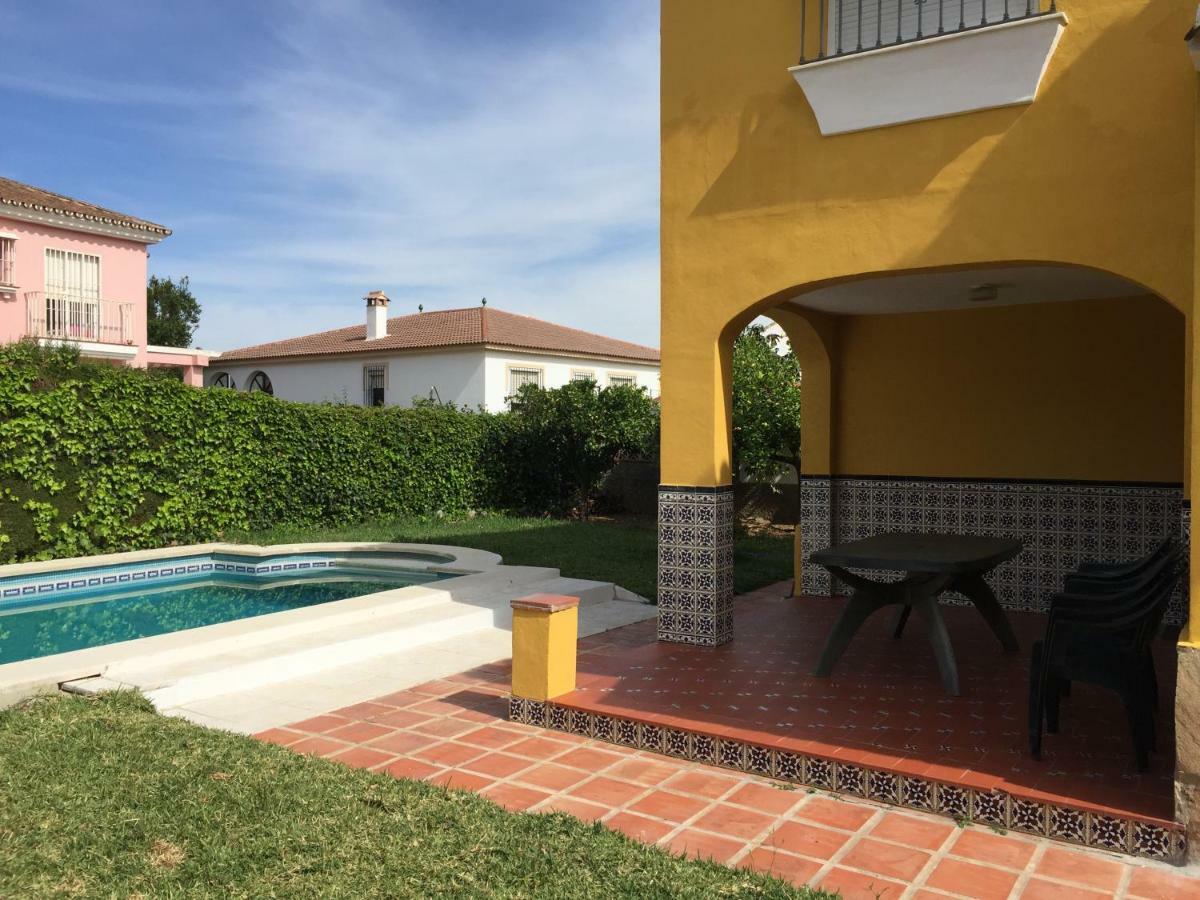 Chalet Con Barbacoa, Chimenea Y Piscina En Alhaurín de la Torre Exterior foto