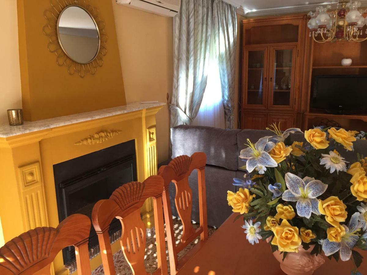 Chalet Con Barbacoa, Chimenea Y Piscina En Alhaurín de la Torre Exterior foto